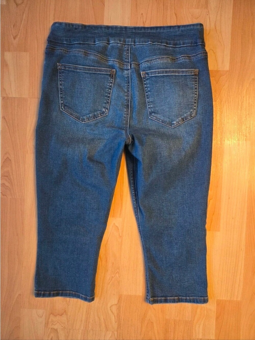 Reitmans R Jeans pull-on capris - Picture 9 of 9